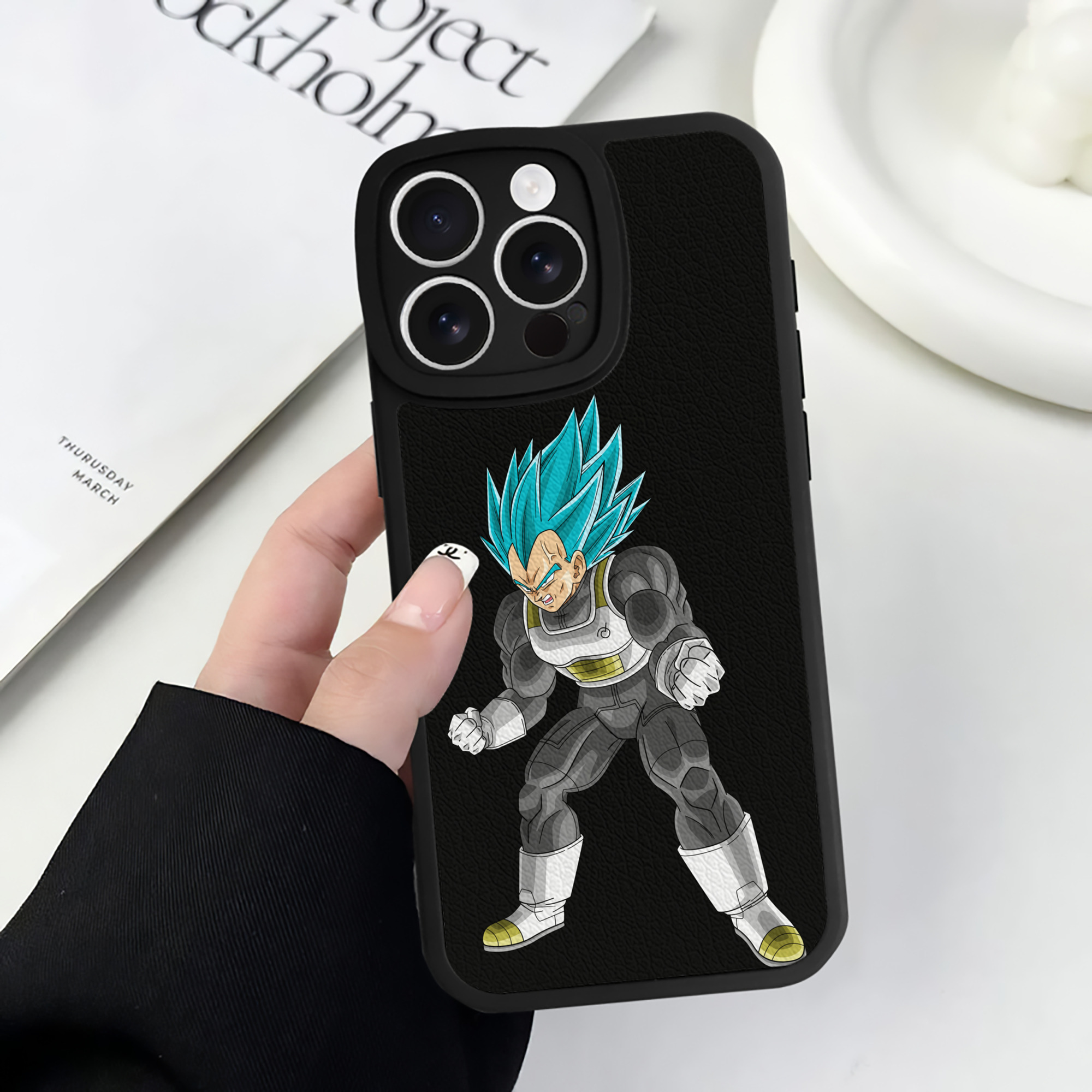 （画像用） ドラゴンボール ベジータ四世（Bejīta Yonsei）DRAGON BALL Vegeta IV 【iPhone 16シリーズ対応】シリコンスマホケース（レザー調） 材質：シリコン